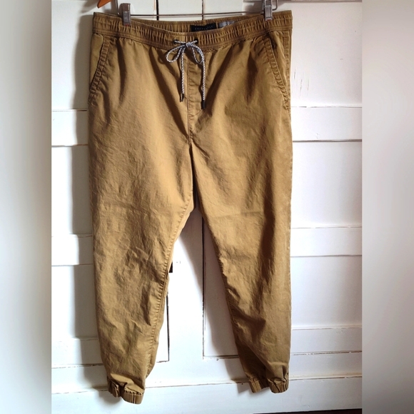 Aeropostale Men's Twill Khaki Jogger Pants | Cotton Blend | Large - Picture 1 of 5